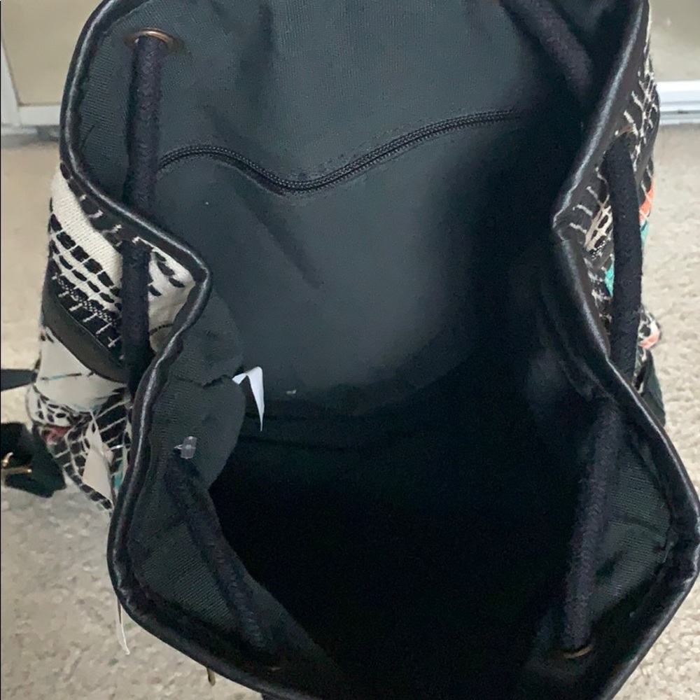 PacSun Drawstring Backpack - Picture 2 of 5